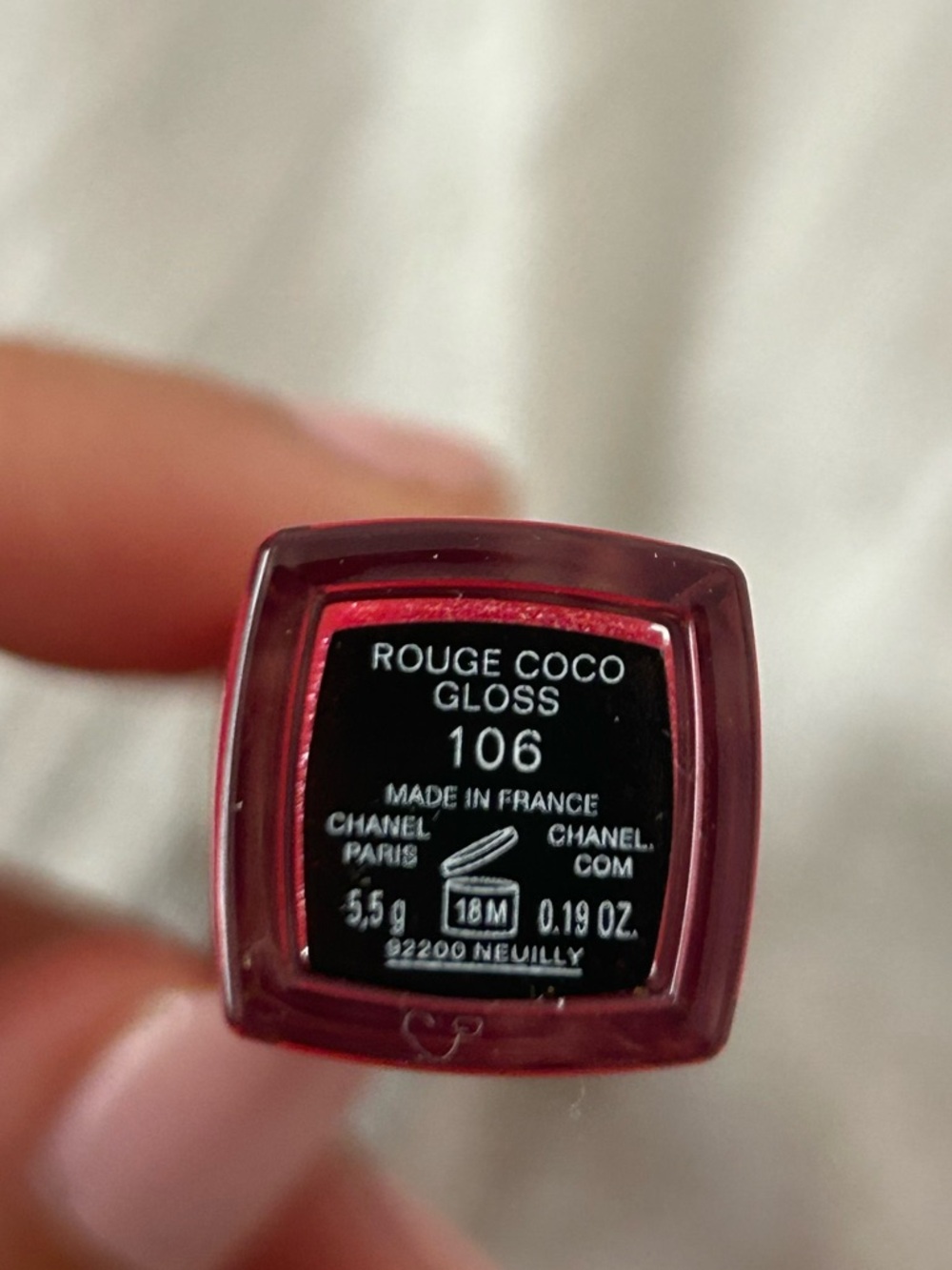 Chanel Rouge Coco Gloss Moisturizing Glossimer in Amarena - Picture 5 of 9